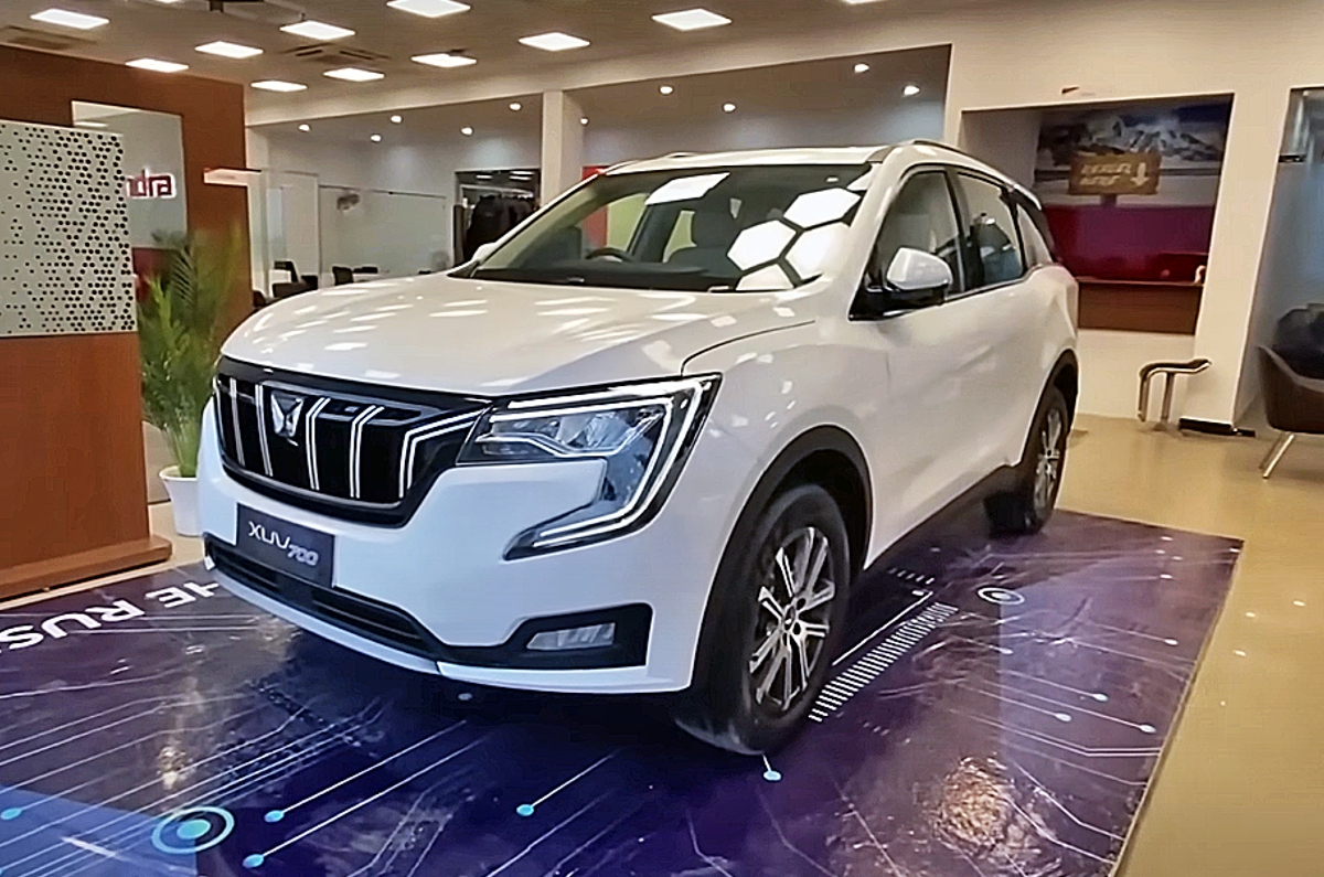 Mahindra V.C. Motors – SUV & Commercial Vehicle Showroom